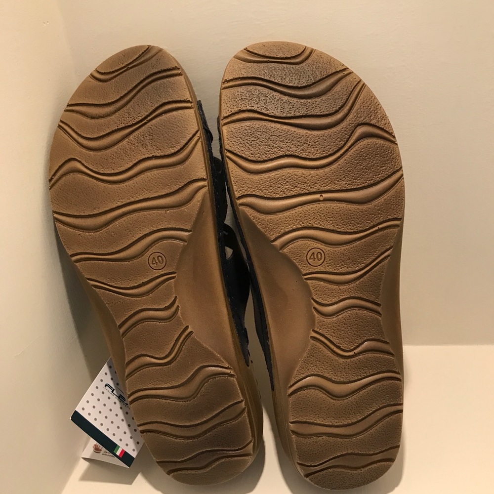 FLEXUS Slide Sandals with Comfort Insole - Picture 4 of 5